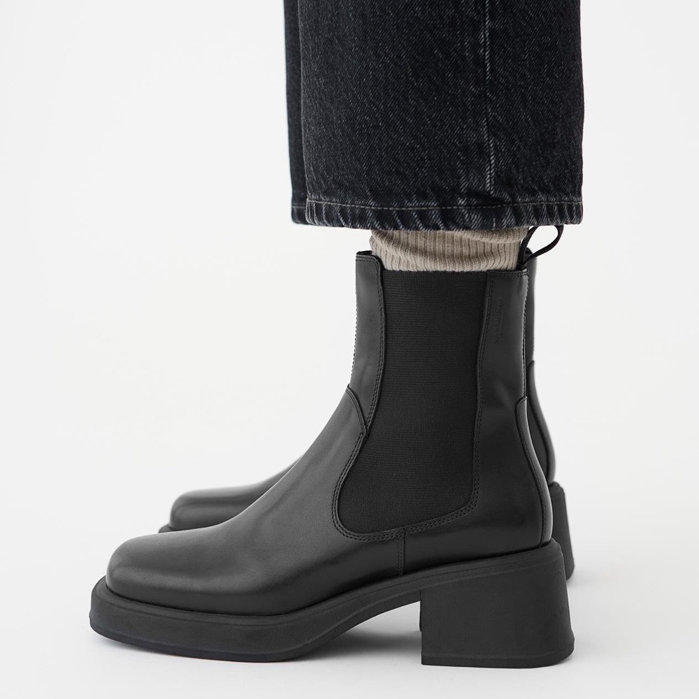 Vagabond Dorah leather black boots square toe LIKE NEW